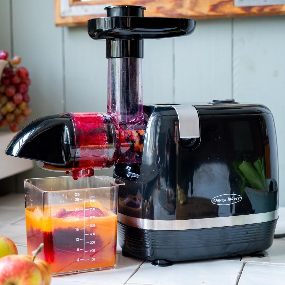 Omega Juicers H3000R-F - the entry-level for freshly squeezed juices