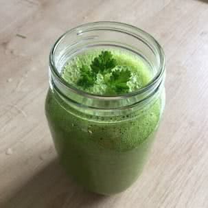 Palm kale smoothie