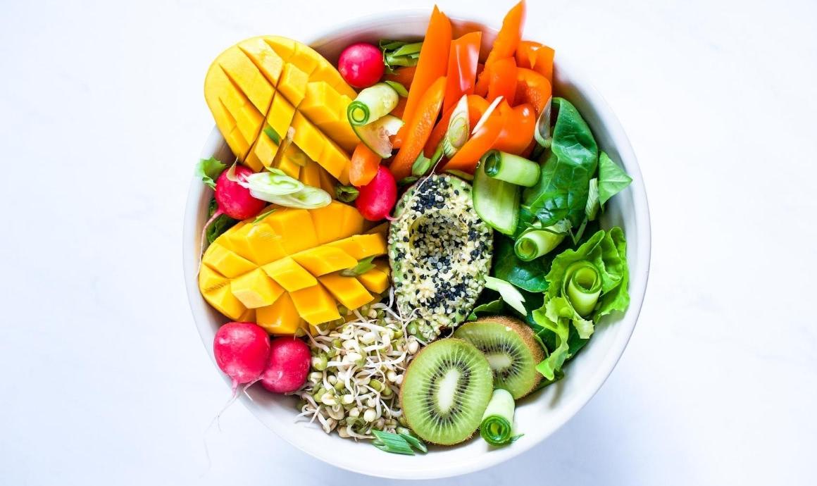 Colorful salad for interval fasting