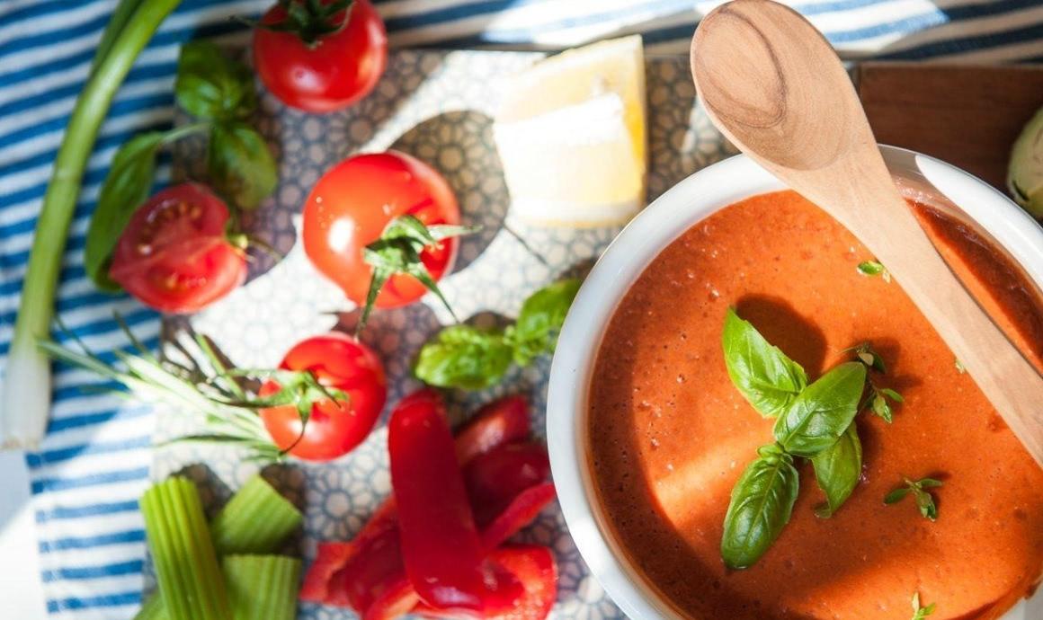 Interval fasting with a tomato soup prepared in a blender