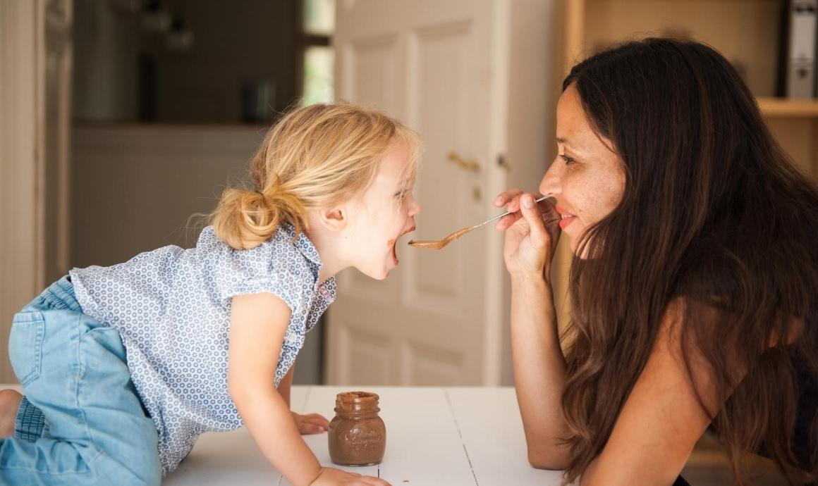 Many children like almond paste: Carla feeds little Vida