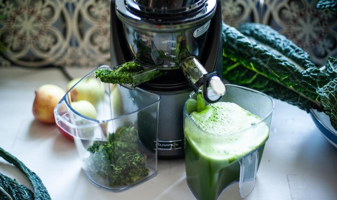 Prepare green juices with the Kuvings EVO820