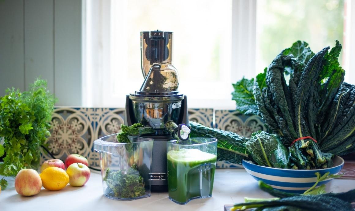 Prepare green juices with the Kuvings EVO820