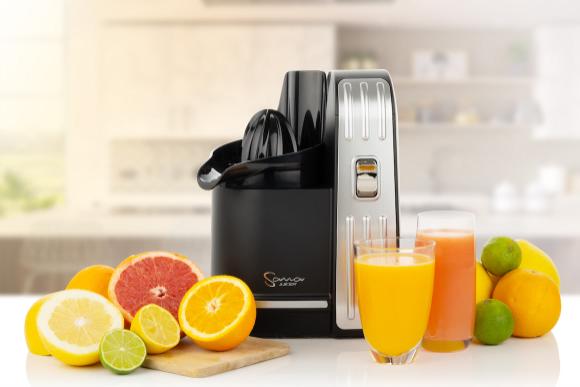 Sana Juicer EUJ-828 with citrus press attachment for the convenient production of freshly squeezed citrus juices.