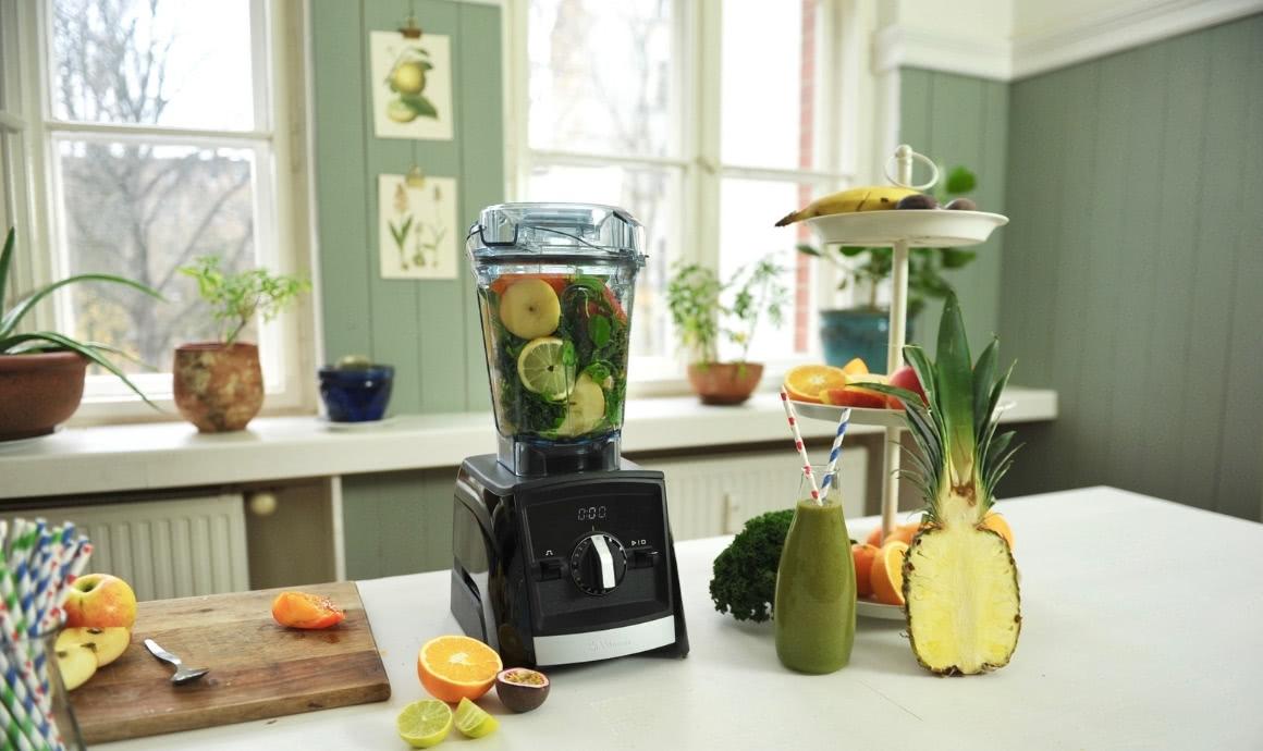 Vitamix A2300i with Green Smoothie