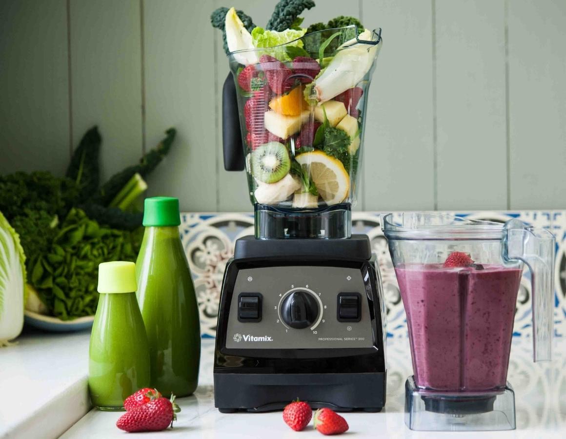 Vitamix Pro 300 with Nicecream and Green Smoothie